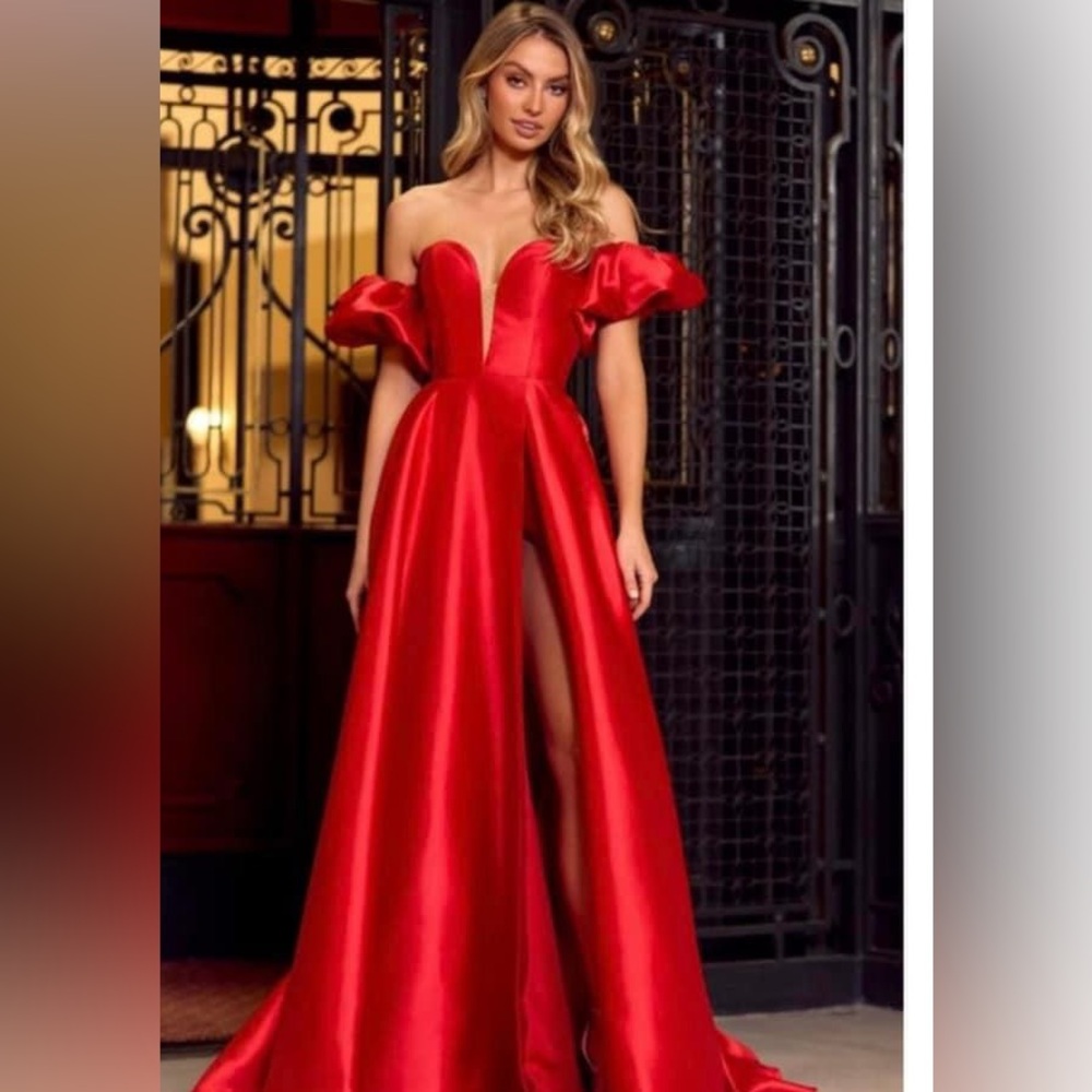 Red Sherri Hill size 6.